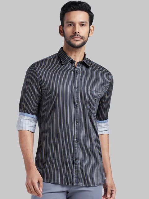 

Parx Men Black & Blue Slim Fit Striped Casual Shirt