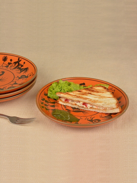 

StyleMyWay Set of 4 Brown & Black Worli Hand-Painted Ceramic Quarter Plates