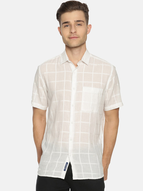 

Bene Kleed Men Off-White Regular Fit Checked Casual Shirt