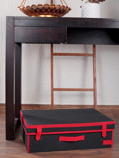 

My Gift Booth Black & Red Solid Sustainable Laundry Basket