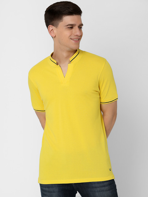 

MARCA Disati Men Yellow Solid Henley Neck T-shirt