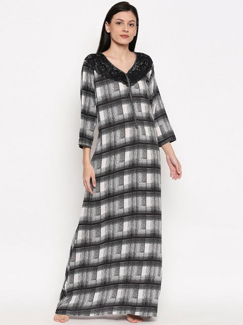 

XIN Women White & Black Printed Maxi Nightdress