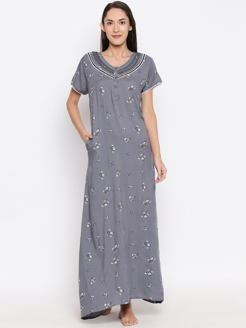 

XIN Women Grey & White Printed Maxi Nightdress