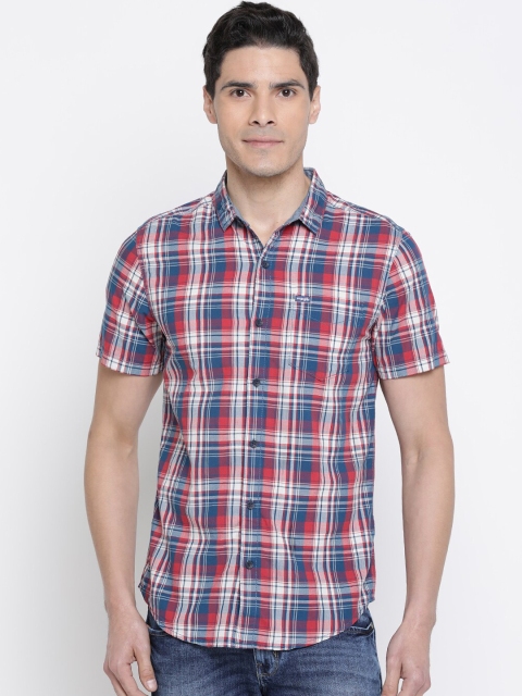 

Wrangler Men Red & Blue Slim Fit Checked Casual Shirt