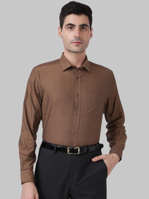 

Park Avenue Men Brown Regular Fit Solid Casual Shirt
