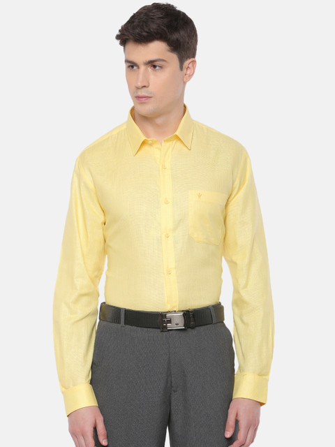 

RAMRAJ COTTON Men Yellow Regular Fit Solid Casual Shirt
