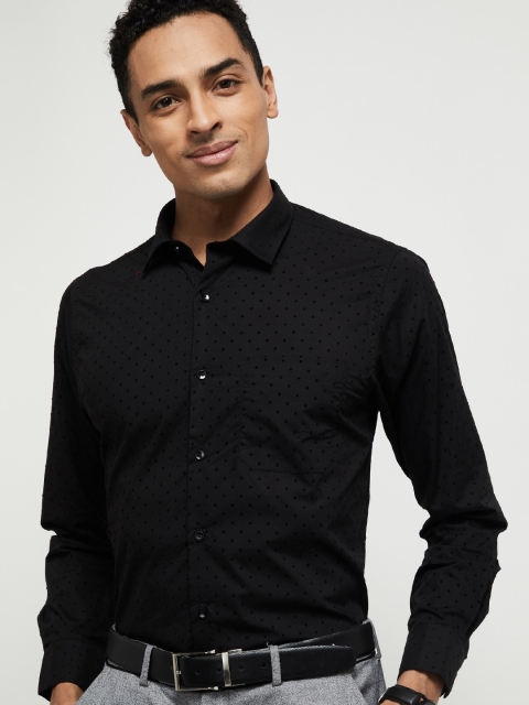 

max Men Black Regular Fit Printed Casual Shirt