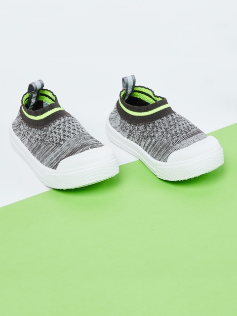 

max Boys Grey Woven Design Sneakers
