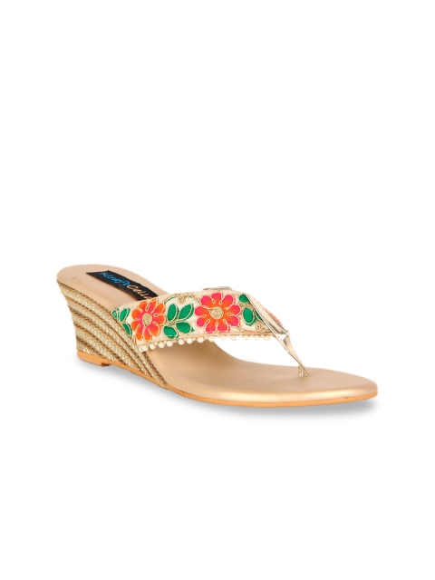 

Kraft Cellar Women Gold-Toned Printed Sandals