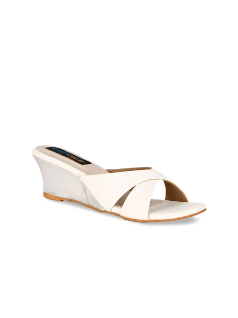

Kraft Cellar Women White Colourblocked Sandals
