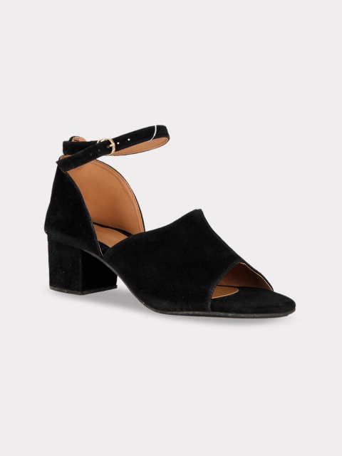 

Kraft Cellar Women Black Solid Pumps