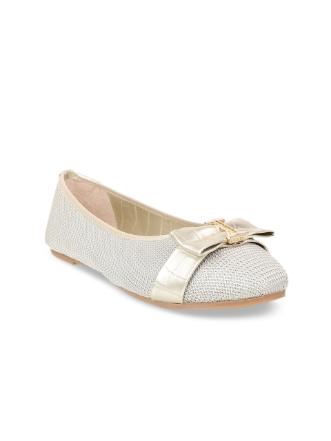 

Sherrif Shoes Women Gold-Toned Woven Design Ballerinas