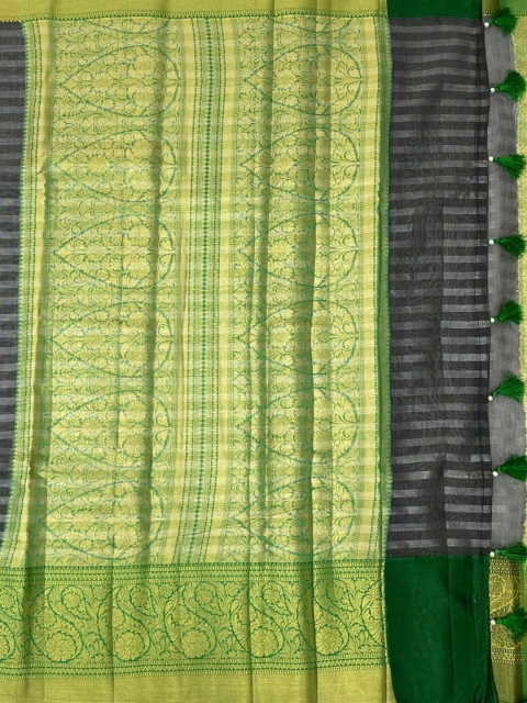 

KLM Fashion Mall Grey & Green Art Silk Printed Saree