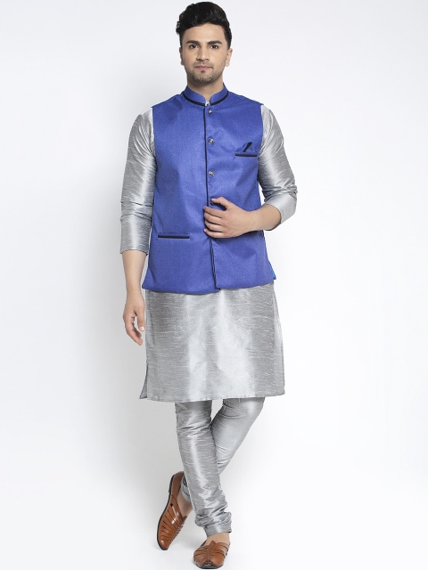 

Benstoke Men Silver-Toned Solid Kurta with Churidar