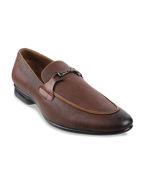 

WALKWAY Men Brown & Black Textured Formal Loafers