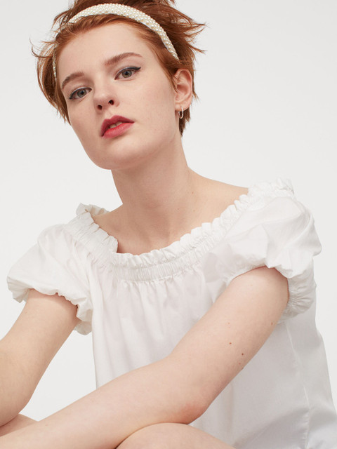 

H&M Women White Solid Off-the-shoulder top