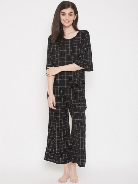

Clovia Women Black & White Checked Night Suit
