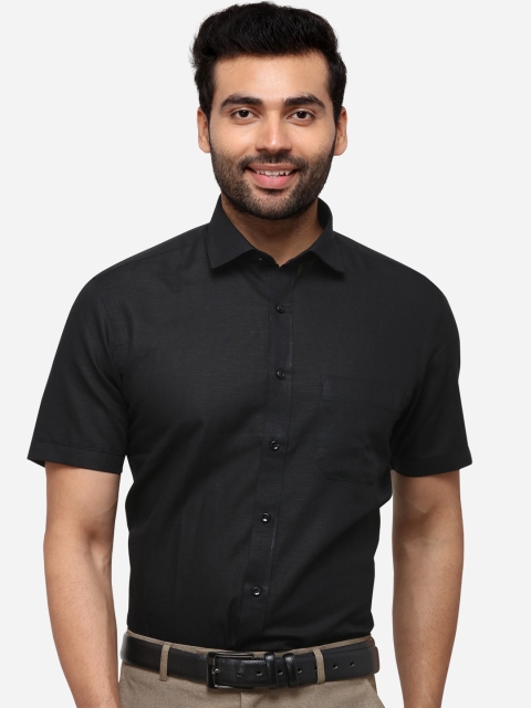 

Greenfibre Men Black Regular Fit Solid Formal Shirt