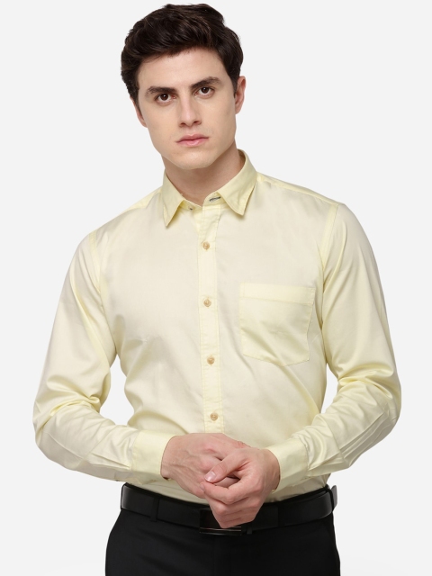 

Greenfibre Men Yellow Slim Fit Solid Formal Shirt