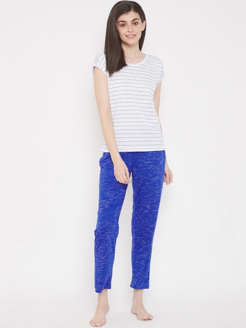 

Clovia Women White & Blue Printed Night Suit