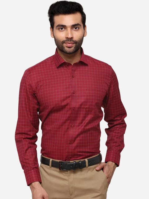 

Greenfibre Men Maroon Regular Fit Checked Formal Shirt