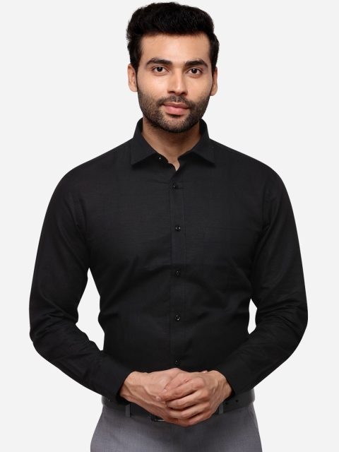 

Greenfibre Men Black Regular Fit Solid Formal Shirt