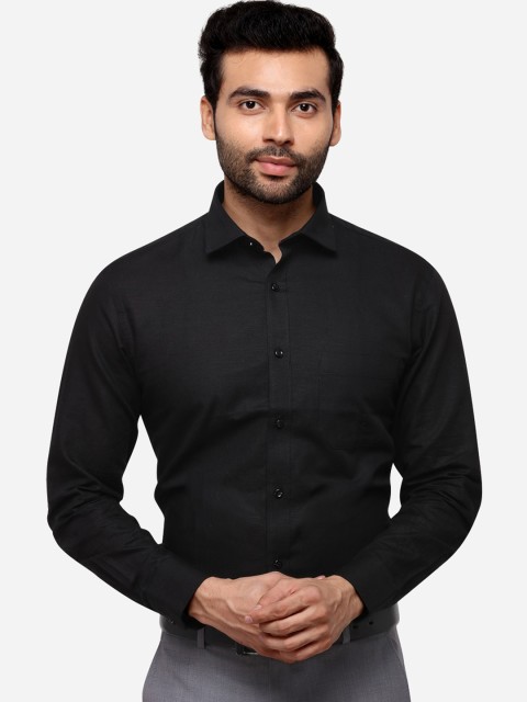 

Greenfibre Men Black Regular Fit Solid Formal Shirt