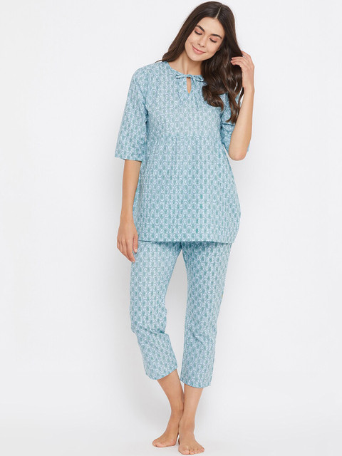 

Clovia Women Blue Floral Printed Night Suit