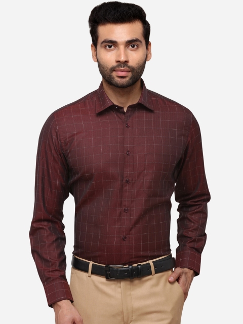 

Greenfibre Men Brown & Off-White Regular Fit Checked Formal Shirt