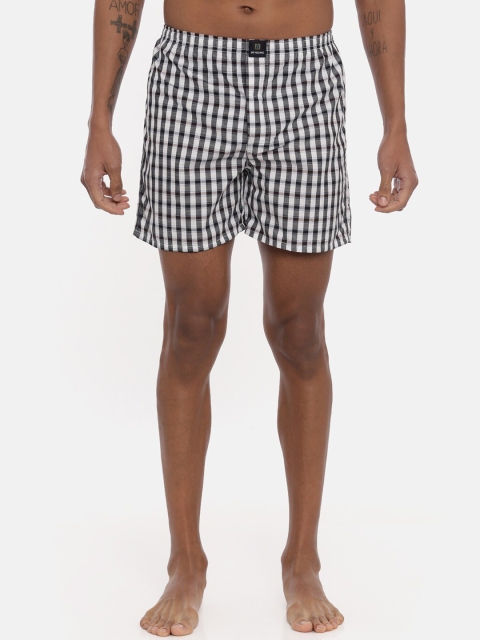 

IMYOUNG Men White & Black Checked Boxers IMYBXRPK119A