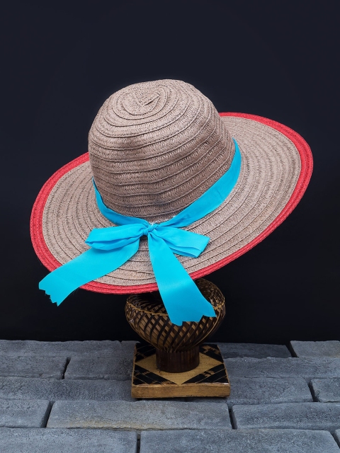 

Golden Peacock Women Brown Woven-Design Straw Sun Hat