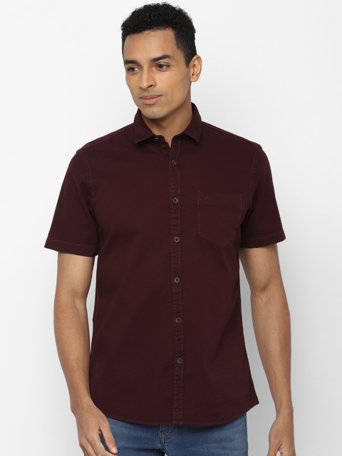 

Solly Jeans Co. Men Maroon Regular Fit Solid Casual Shirt