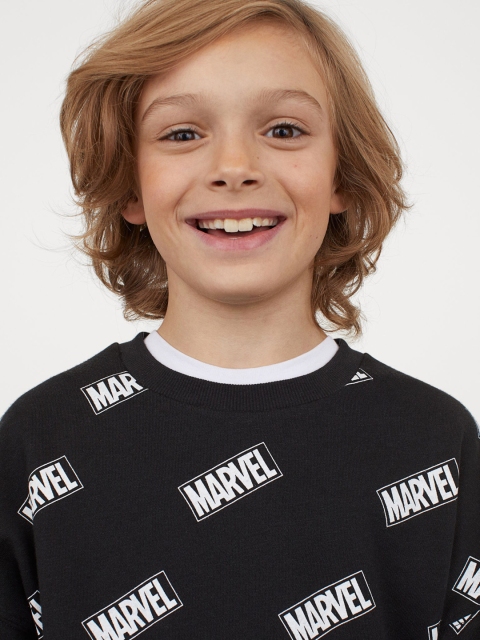 

H&M Boys Black Printed Sweatshirt