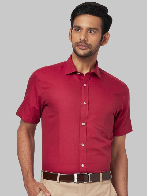 

Park Avenue Men Red Regular Fit Solid Formal Shirt