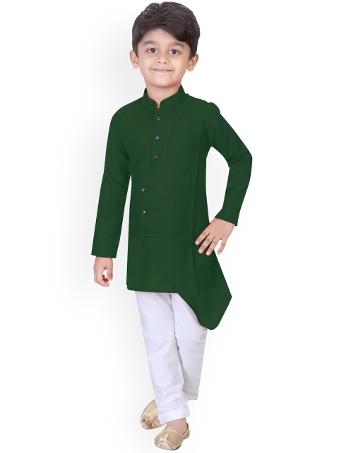 

Kidotsav Boys Green & White Solid Kurta with Pyjamas