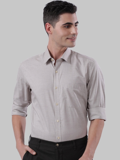 

Raymond Men Brown & White Regular Fit Checked Semiformal Shirt