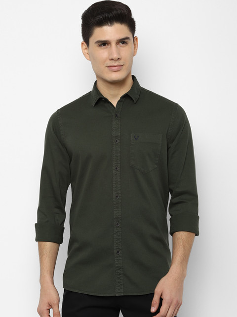

Solly Jeans Co. Men Green Regular Fit Solid Casual Shirt