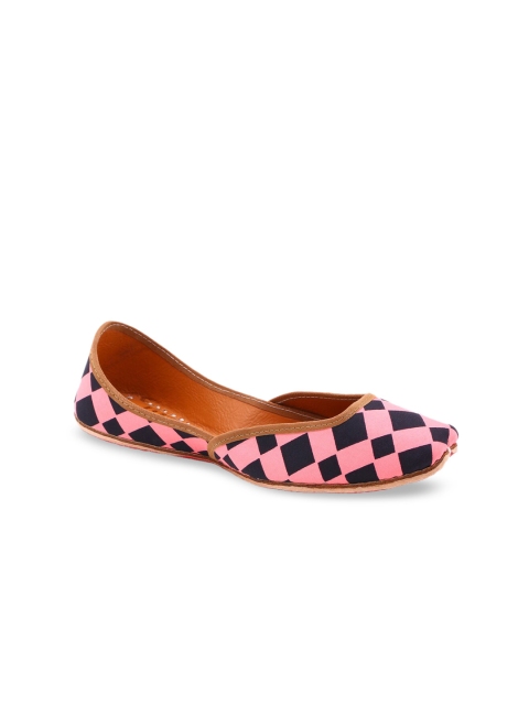 

HUE Women Pink & Black Printed Mojaris