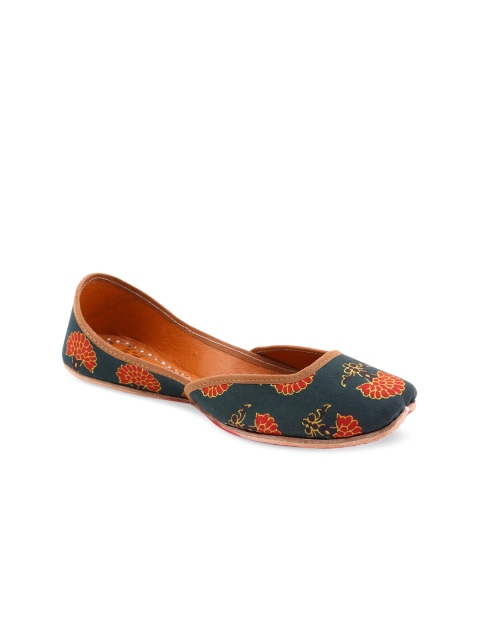 

HUE Women Green Printed Mojaris