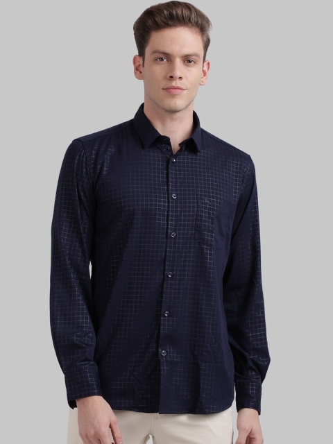 

Parx Men Navy Blue Regular Fit Checked Casual Shirt