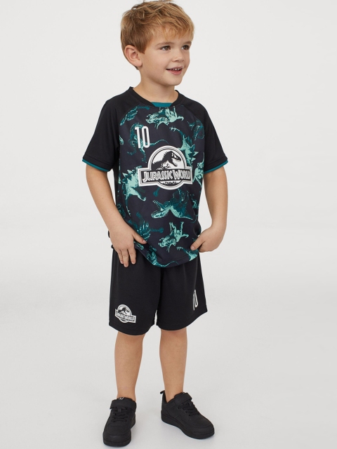 

H&M Boys Black & Green Printed Football Kit