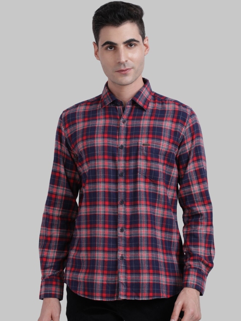 

Parx Men Red & Navy Blue Regular Fit Checked Casual Shirt