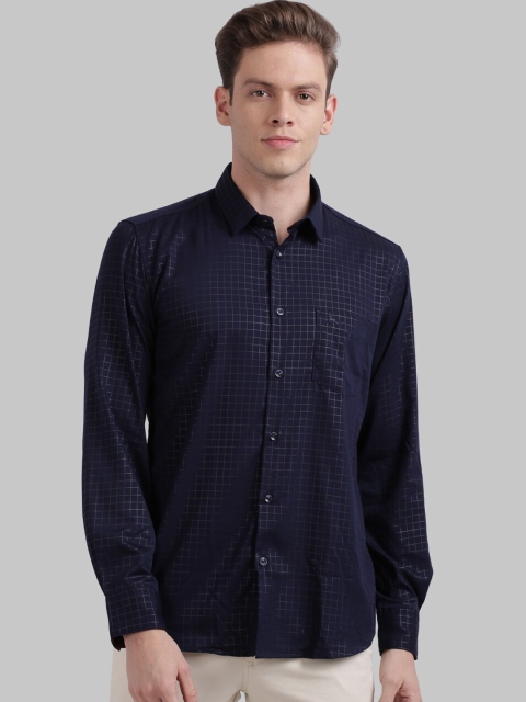 

Parx Men Navy Blue Regular Fit Checked Casual Shirt