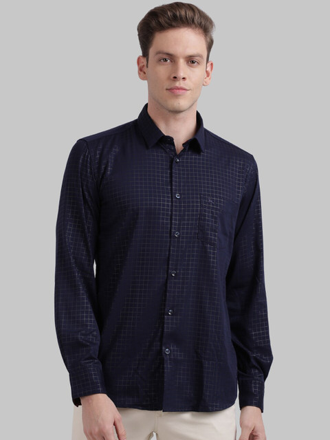 

Parx Men Navy Blue Regular Fit Checked Casual Shirt