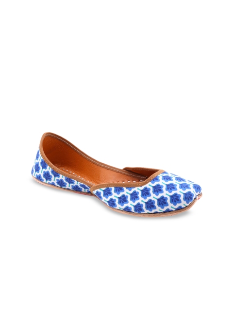 

HUE Women Blue Printed Mojaris