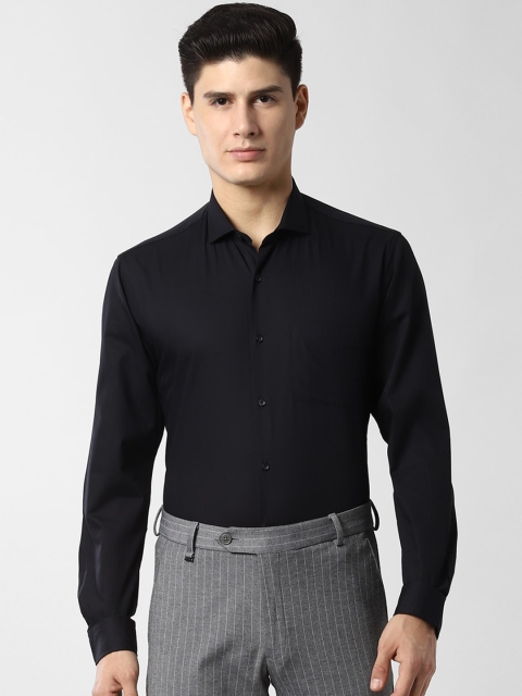 

Peter England Men Black Regular Fit Solid Formal Shirt