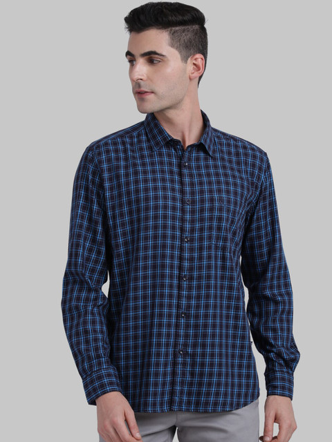 

Parx Men Blue Regular Fit Checked Casual Shirt