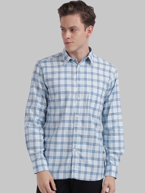 

Parx Men Blue & White Regular Fit Checked Casual Shirt