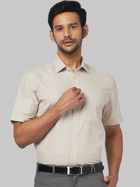 

Park Avenue Men Beige Regular Fit Solid Formal Shirt