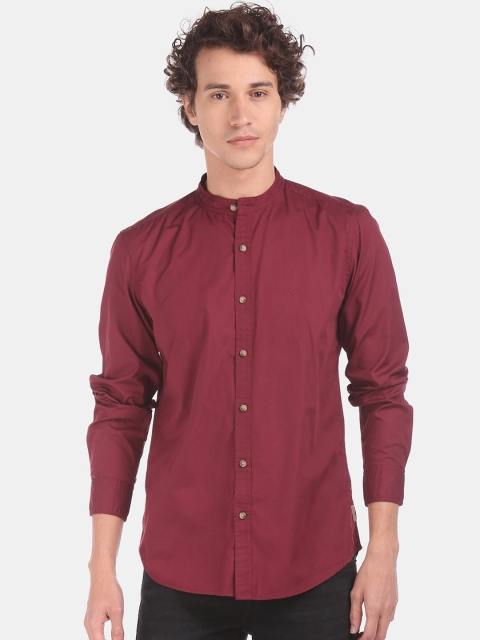 

Flying Machine Men Red Regular Fit Solid Cotton Casual Shirt
